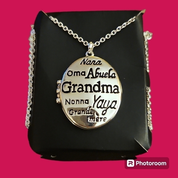 3/$30 VTG NRQ AVON Grandma Locket Pendant Chain Necklace - Picture 1 of 7